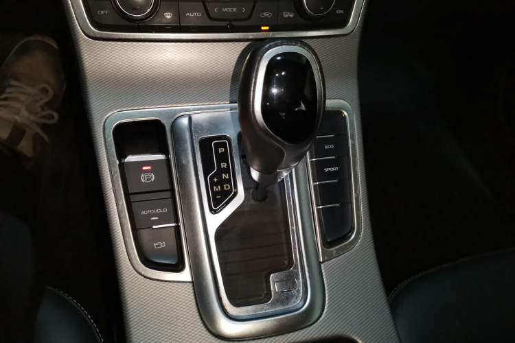 Used Geely Auto Emgrand GL 2017 1.8L DCT Elite Model Gear Lever