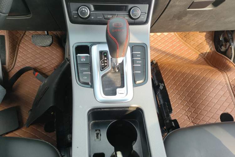 Used Geely Auto Emgrand GL 2017 1.8L DCT Elite Model Gear Lever