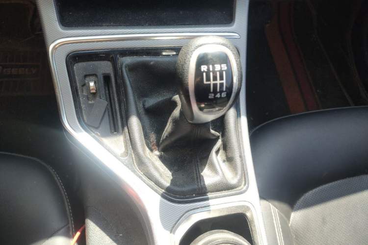 Used Geely Auto Emgrand GL 2017 1.8L Manual Elite Model Gear Lever