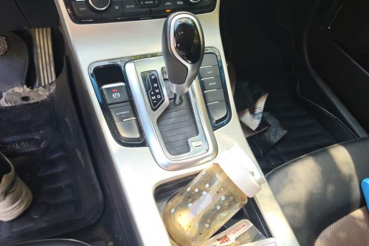 Used Geely Auto Emgrand GL 2017 1.3T DCT Luxury Model Gear Lever