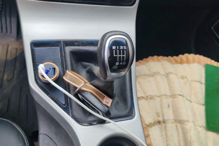 Used Geely Auto Emgrand GL 2017 1.3T Manual Elite Model Gear Lever