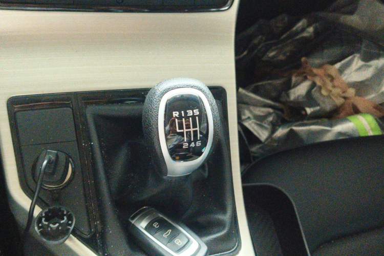 Used Geely Auto Emgrand GL 2017 1.8L Manual Elite Model Gear Lever