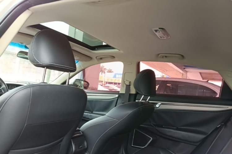 Used Geely Auto Emgrand GL 2017 1.3T Manual Elite Model Headliner