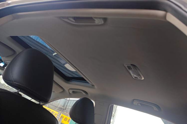 Used Geely Auto Emgrand GL 2017 1.8L DCT Elite Model Headliner