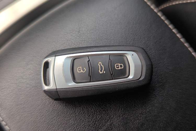 Used Geely Auto Emgrand GL 2017 1.8L DCT Elite Model Interior 1