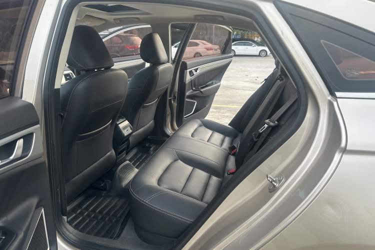 Used Geely Auto Emgrand GL 2017 1.3T DCT Elite Model Interior 3