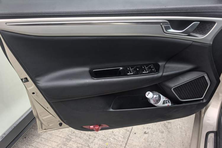 Used Geely Auto Emgrand GL 2017 1.8L DCT Elite Model Interior 3