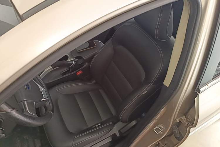 Used Geely Auto Emgrand GL 2017 1.3T Manual Elite Model Left Front Seat