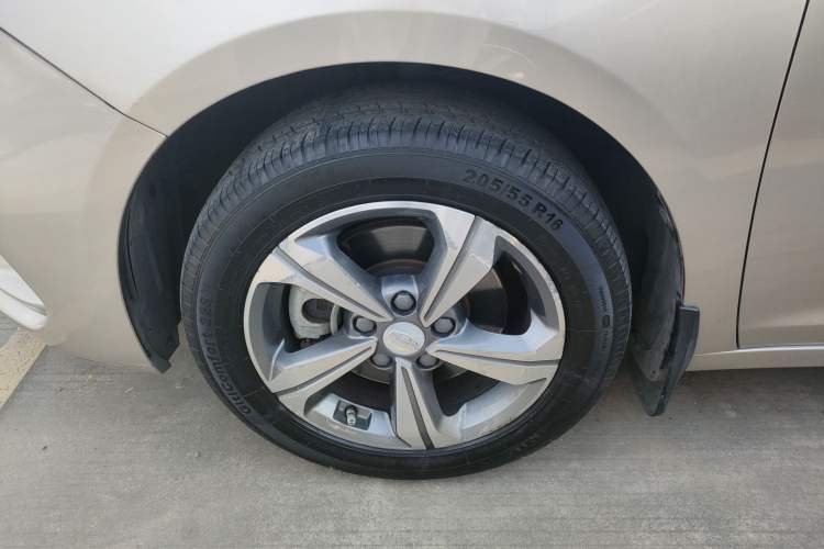 Used Geely Auto Emgrand GL 2017 1.8L DCT Elite Model Left Front Wheel Hub