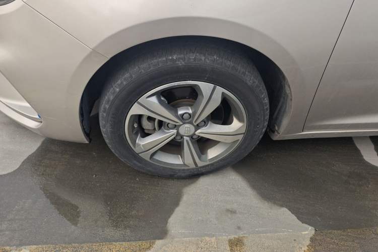 Used Geely Auto Emgrand GL 2017 1.8L Manual Elite Model Left Front Wheel Hub