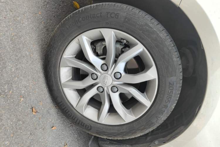 Used Geely Auto Emgrand GL 2017 1.8L DCT Elite Model Left Front Wheel Hub