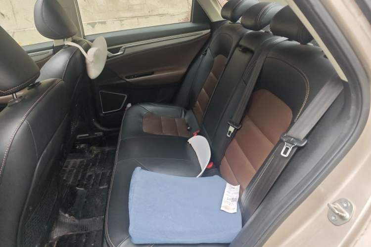 Used Geely Auto Emgrand GL 2017 1.3T DCT Luxury Model Left Rear Seat