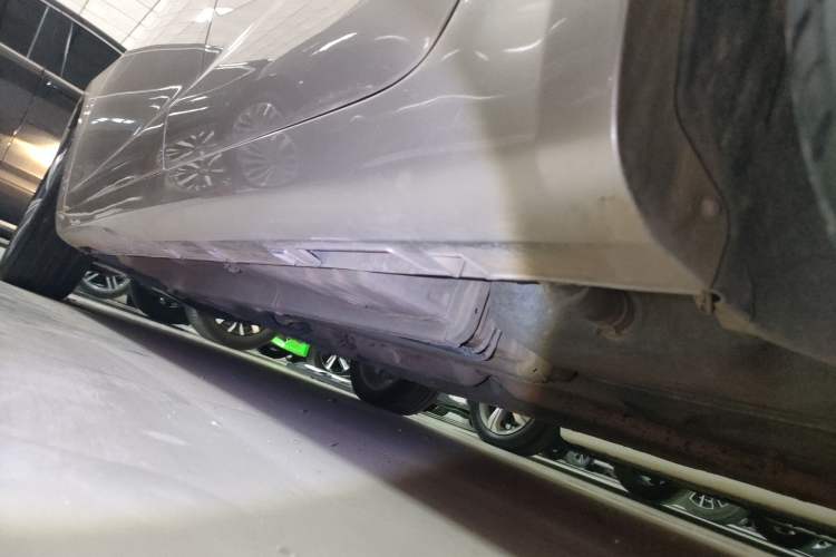 Used Geely Auto Emgrand GL 2017 1.8L DCT Elite Model Left Side Sill