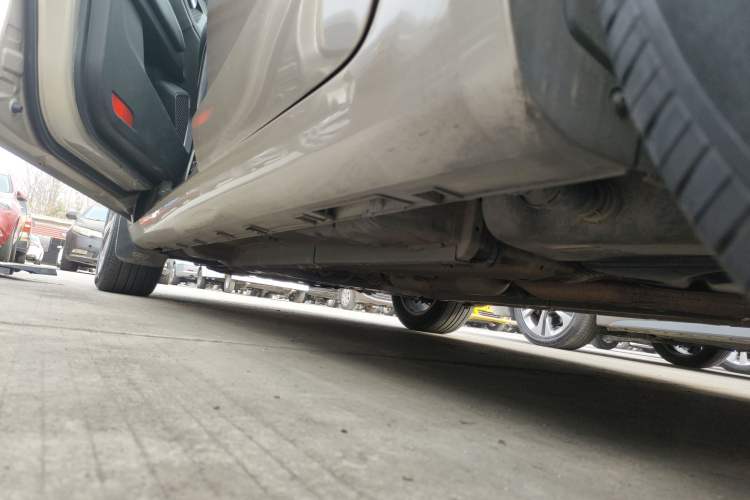 Used Geely Auto Emgrand GL 2017 1.8L DCT Elite Model Left Side Sill