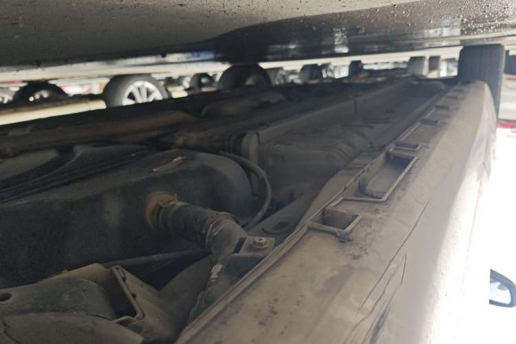 Used Geely Auto Emgrand GL 2017 1.8L Manual Elite Model Left Side Sill