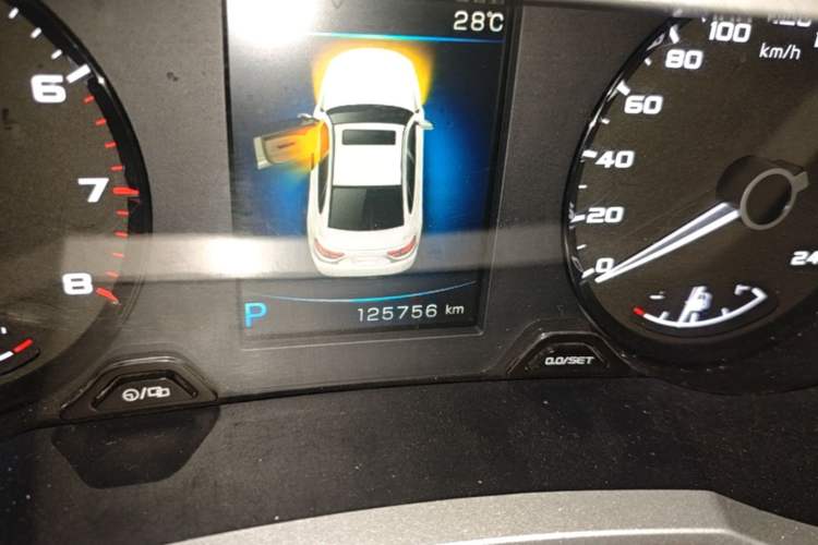 Used Geely Auto Emgrand GL 2017 1.8L DCT Elite Model Odometer Close Up