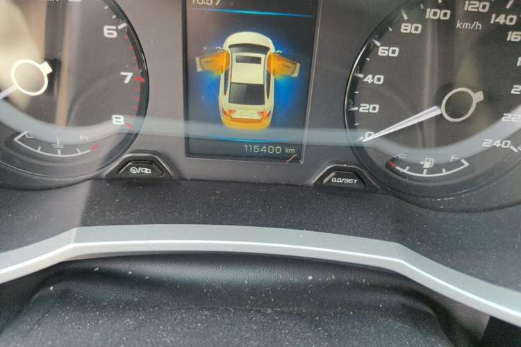 Used Geely Auto Emgrand GL 2017 1.3T DCT Elite Model Odometer Close Up