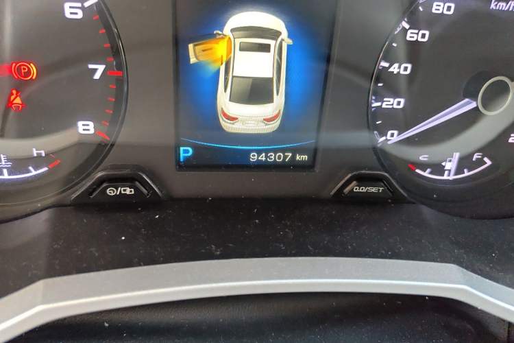 Used Geely Auto Emgrand GL 2017 1.3T DCT Elite Model Odometer Close Up