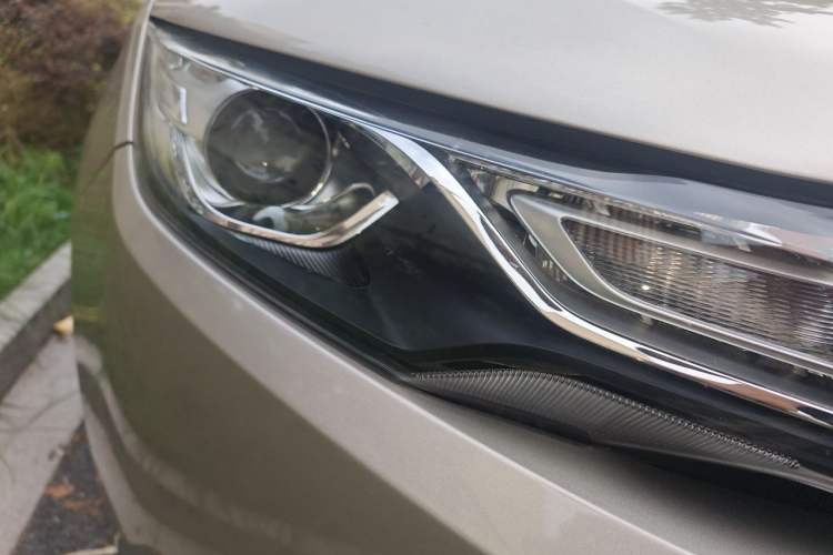 Used Geely Auto Emgrand GL 2017 1.3T DCT Luxury Model Right Front Headlight