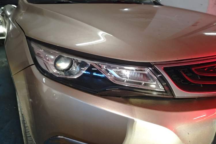 Used Geely Auto Emgrand GL 2017 1.8L DCT Elite Model Right Front Headlight