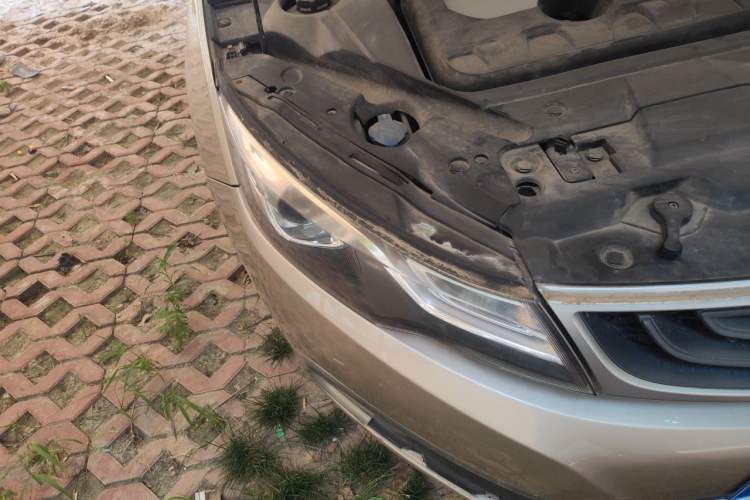 Used Geely Auto Emgrand GL 2017 1.8L Manual Elite Model Right Front Headlight