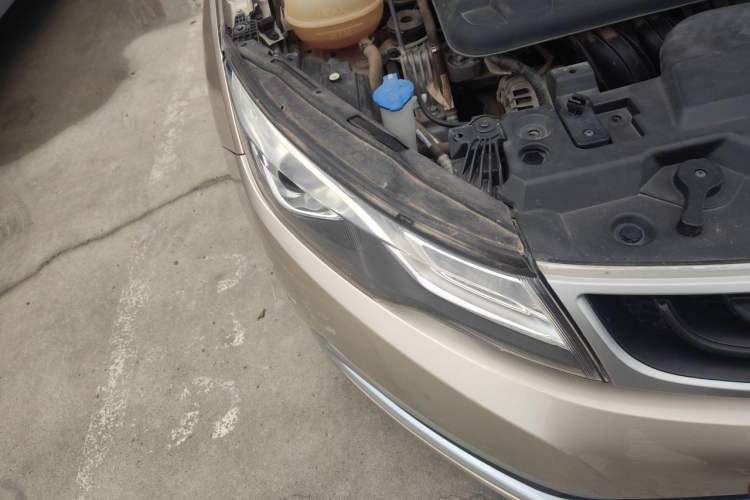 Used Geely Auto Emgrand GL 2017 1.8L Manual Elite Model Right Front Headlight