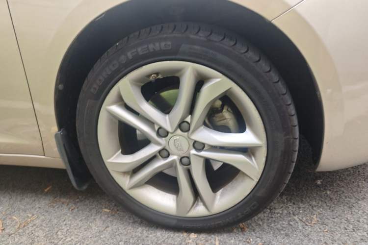 Used Geely Auto Emgrand GL 2017 1.3T DCT Luxury Model Right Front Wheel Hub