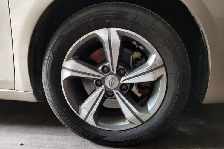 Used Geely Auto Emgrand GL 2017 1.8L DCT Elite Model Right Front Wheel Hub