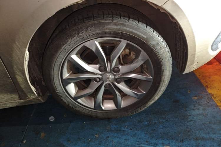 Used Geely Auto Emgrand GL 2017 1.8L DCT Elite Model Right Front Wheel Hub