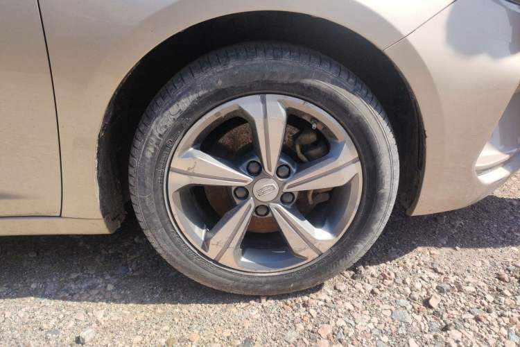 Used Geely Auto Emgrand GL 2017 1.8L Manual Elite Model Right Front Wheel Hub