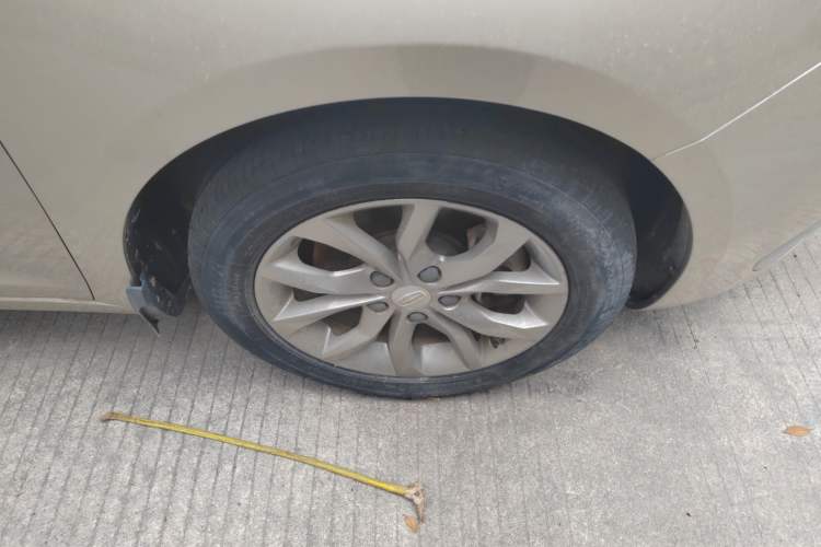 Used Geely Auto Emgrand GL 2017 1.3T DCT Elite Model Right Front Wheel Hub