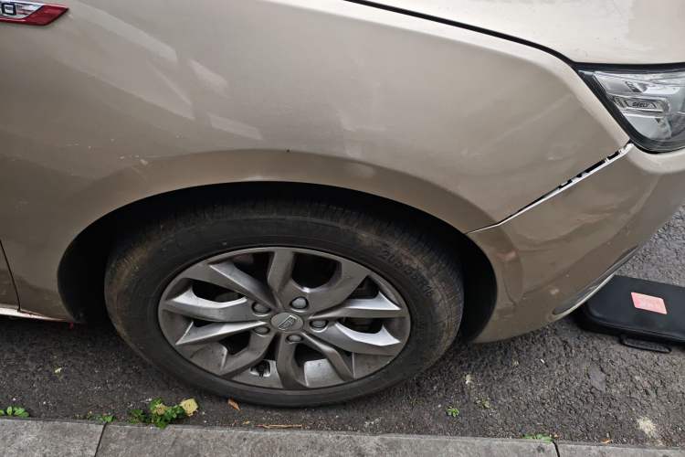 Used Geely Auto Emgrand GL 2017 1.3T DCT Elite Model Right Front Wheel Hub