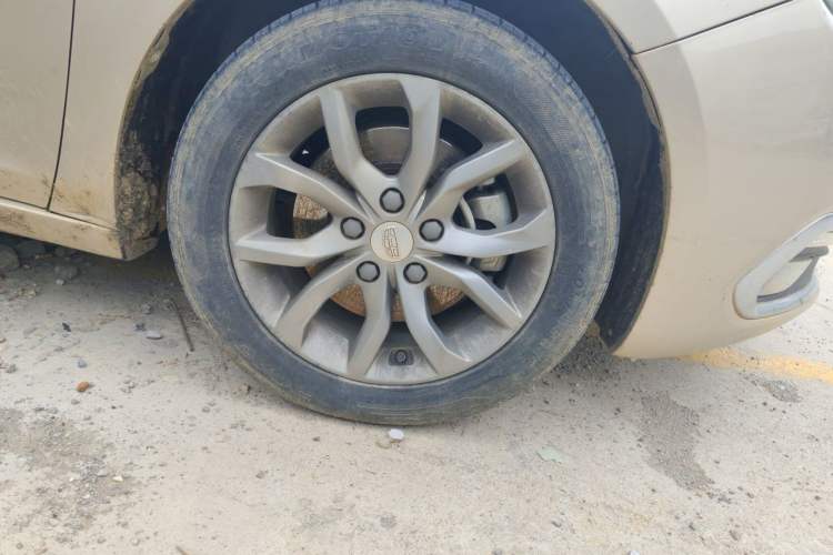 Used Geely Auto Emgrand GL 2017 1.3T Manual Elite Model Right Front Wheel Hub