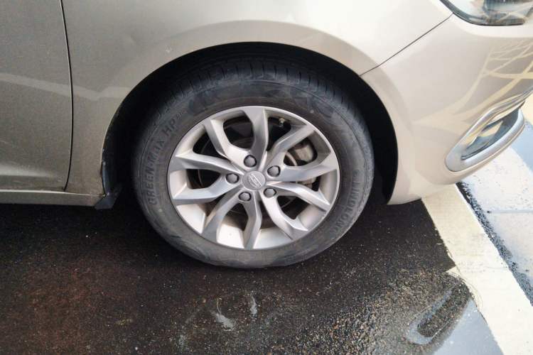Used Geely Auto Emgrand GL 2017 1.8L Manual Elite Model Right Front Wheel Hub