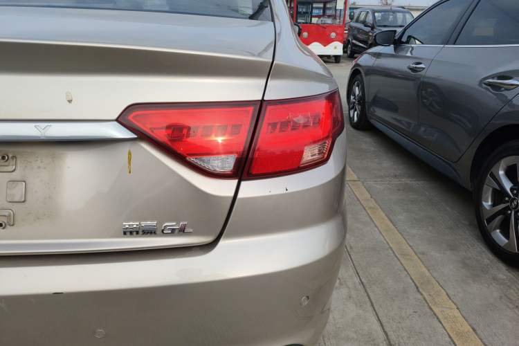 Used Geely Auto Emgrand GL 2017 1.8L DCT Elite Model Right Rear Taillight