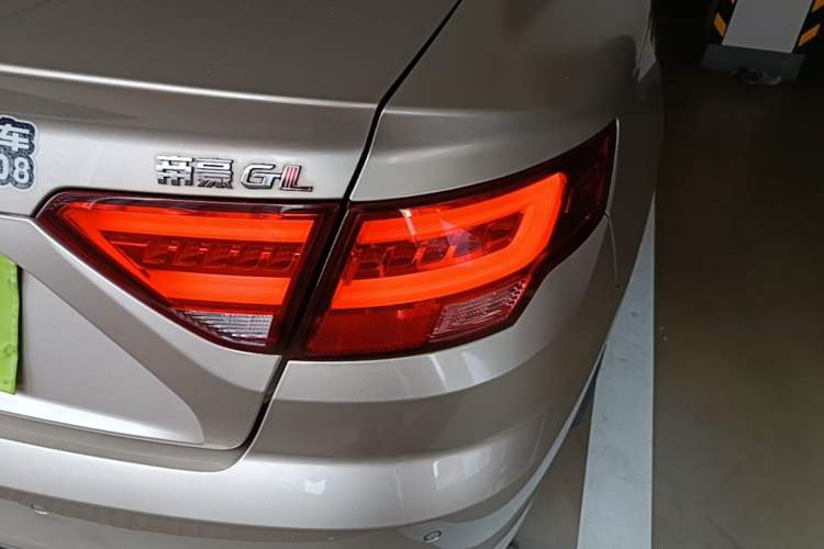 Used Geely Auto Emgrand GL 2017 1.3T Manual Elite Model Right Rear Taillight