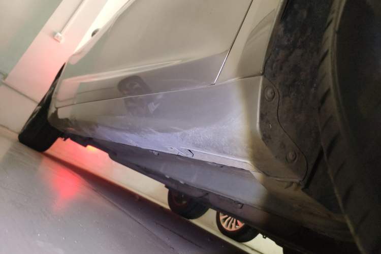Used Geely Auto Emgrand GL 2017 1.8L DCT Elite Model Right Side Sill