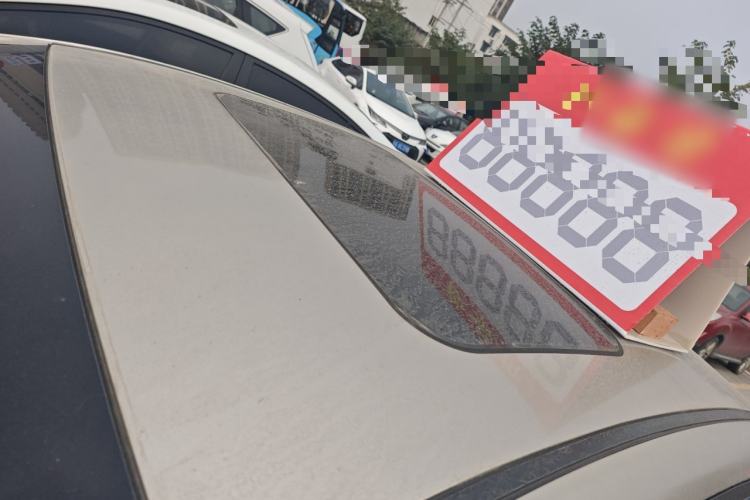 Used Geely Auto Emgrand GL 2017 1.8L Manual Elite Model Roof