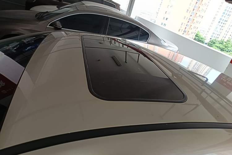 Used Geely Auto Emgrand GL 2017 1.3T Manual Elite Model Roof