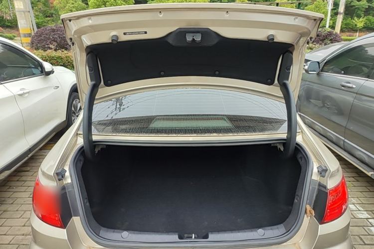 Used Geely Auto Emgrand GL 2017 1.3T DCT Elite Model Trunk