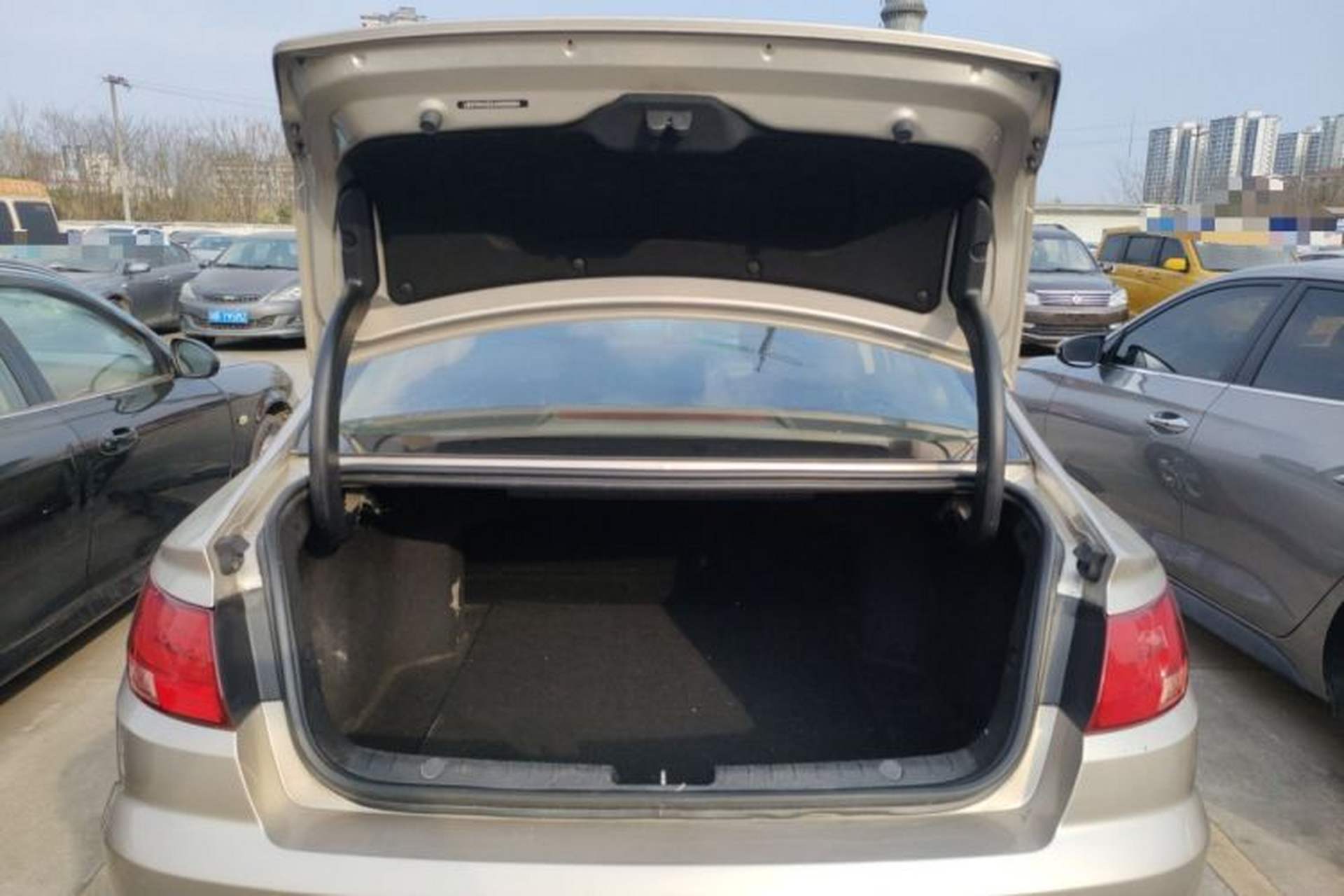 Used Geely Auto Emgrand GL 2017 1.8L DCT Elite Model Trunk