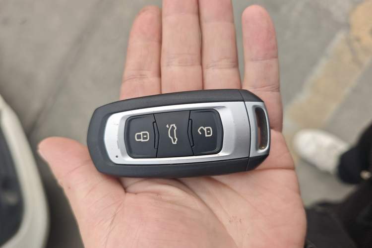 Used Geely Auto Emgrand GL 2017 1.8L Manual Elite Model Vehicle Key