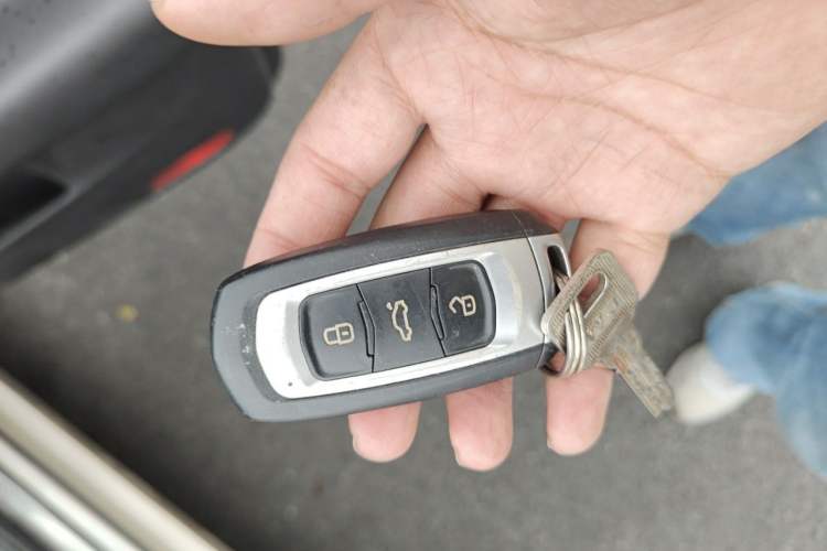 Used Geely Auto Emgrand GL 2017 1.8L Manual Elite Model Vehicle Key