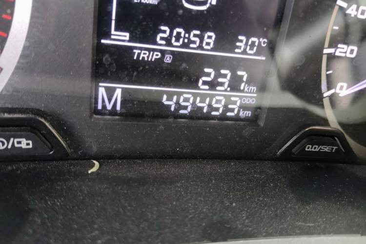 Used Geely Auto Emgrand GL 2017 1.3T Manual Elite Model Odometer Close Up