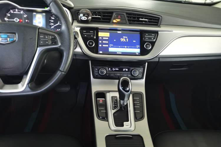 Used Geely Auto Emgrand GL 2017 1.3T DCT Luxury Model Audio And AC Panel