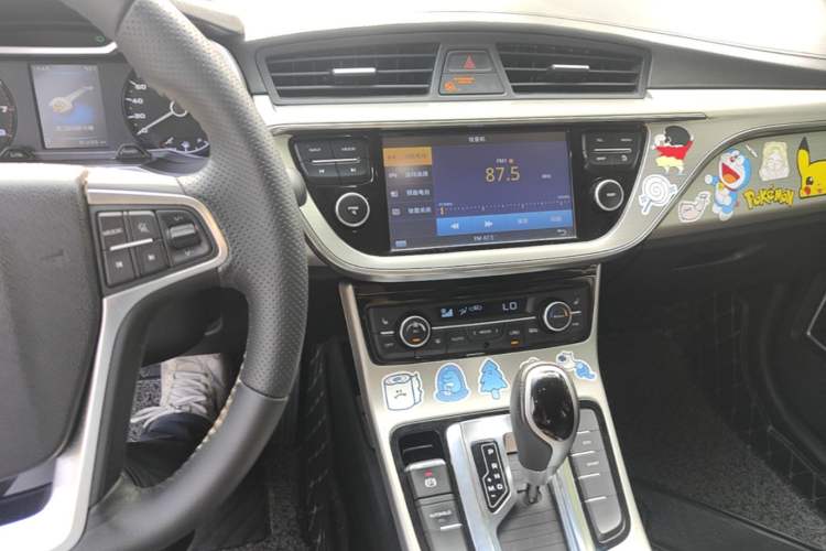 Used Geely Auto Emgrand GL 2017 1.3T DCT Luxury Model Audio And AC Panel
