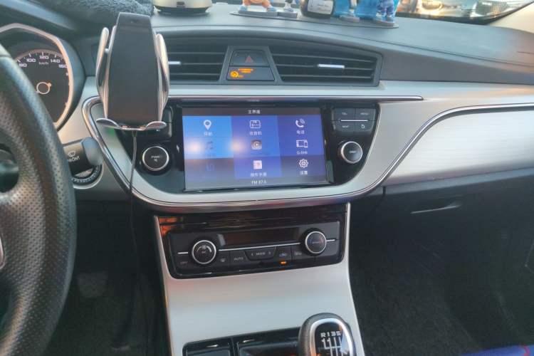 Used Geely Auto Emgrand GL 2017 1.8L Manual Elite Model Audio And AC Panel