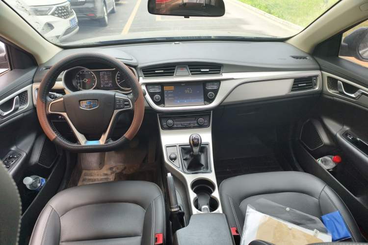 Used Geely Auto Emgrand GL 2017 1.8L Manual Elite Model Center Console