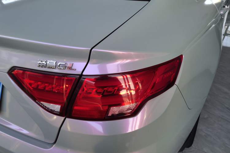 Used Geely Auto Emgrand GL 2017 1.3T DCT Luxury Model Exterior 6