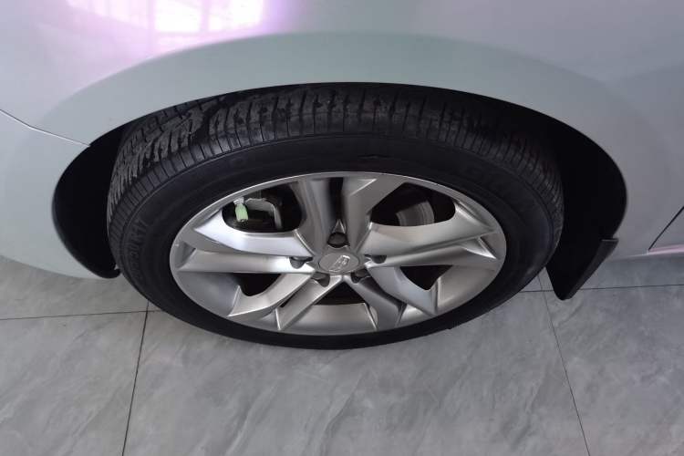 Used Geely Auto Emgrand GL 2017 1.3T DCT Luxury Model Exterior 7